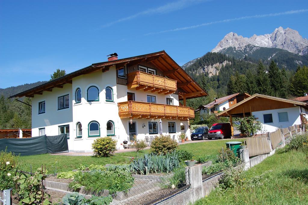 Landhaus Brugger Apartment Saalfelden ภายนอก รูปภาพ