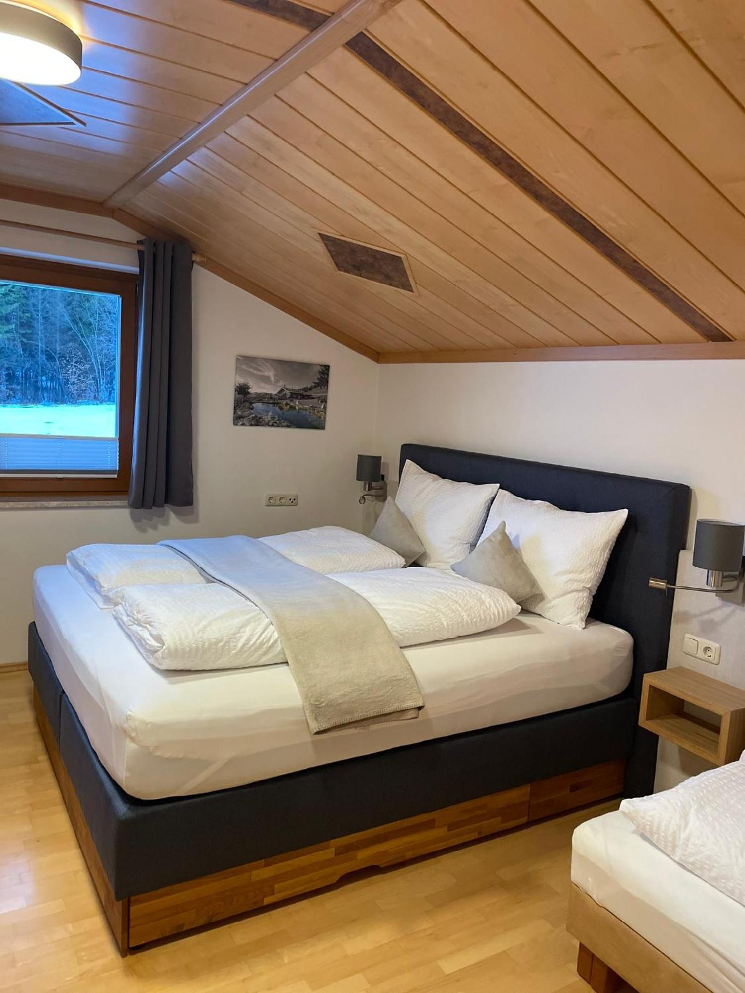 Landhaus Brugger Apartment Saalfelden ภายนอก รูปภาพ